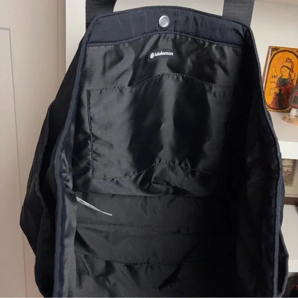 Lululemon Daily Multi-Pocket Tote Bag 20L - Picture 11 of 13